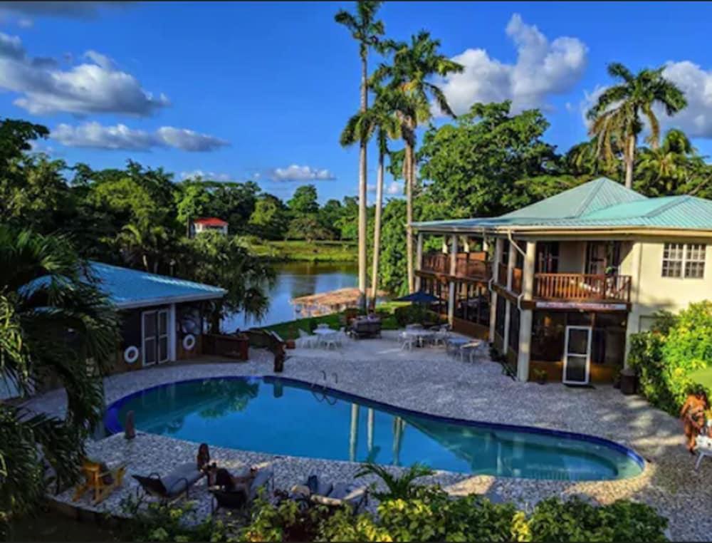 Black Orchid Resort Burrell Boom Exterior photo